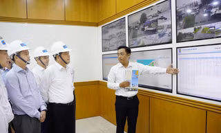 Bộ trưởng Công Thương kiểm tra việc dự trữ xăng dầu tại Tổng kho Nhà Bè 