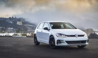 Volkswagen triệu hồi 225.000 xe vì lỗi hệ thống đo áp suất lốp