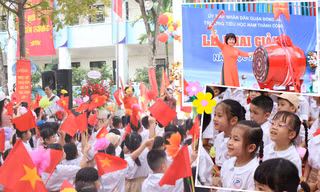 Lễ khai giảng của trường Tiểu học Nam Thành Công: Tween đồng diễn tiết mục đặc biệt