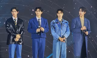 Concert F4 Thái Lan: "Bắn tiếng Việt" siêu yêu, BrightWin dính nhau như sam
