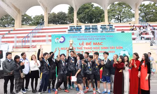 Ngày hội thể thao trường THCS Tây Sơn vui hết cỡ, tween "đổi màu huy chương"