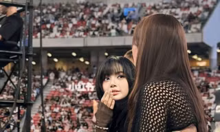 Lisa tại concert Taylor Swift: Đổi vòng tay, ngọt ngào đến mức khiến fan bật khóc