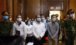 Các bị cáo tại phiên tòa. Ảnh: PV