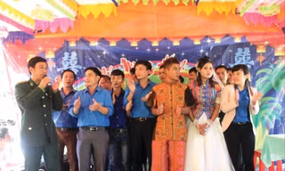 Mỗi đám cưới đều có sự tham dự của lãnh đạo BÐBP Hà Tĩnh, Tỉnh đoàn, chính quyền địa phương và toàn dân bản Rào Tre