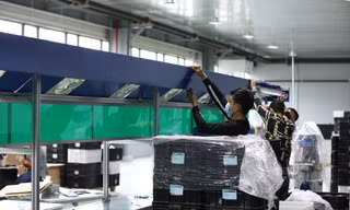 Nhiều doanh nghiệp đánh giá hoạt động sản xuất kinh doanh đang tốt lên. Ảnh: Việt Linh
