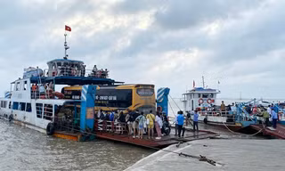 Dân địa phương mách chiêu 'thoát nạn' tắc phà khi đi đảo Cát Bà