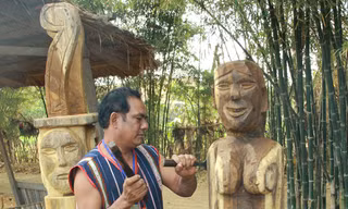 “Mẹ ôm con”- giải Nhất.