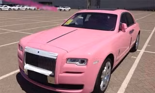 Rolls-Royce Ghost ngập tràn sắc hồng