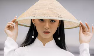 Bạn nghĩ giờ làm gì còn cô gái nào để tóc dài 1m, thí sinh Hoa hậu Việt Nam có đấy!