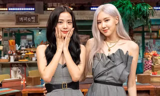 Đồ đẹp đâu mà stylist lại cho Rosé (BLACKPINK) mặc jumpsuit làm biến mất vòng 1 thế này?
