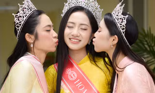 Hoa hậu Hà Trúc Linh: ‘Sau đăng quang, mỗi ngày chúng tôi chỉ ngủ 3-4 tiếng’