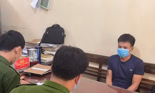 Mất việc do dịch COVID-19, cầm dao chặn đường công nhân mỏ để trấn lột 