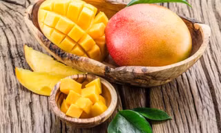 Món ngon ngày nắng: Mùa xoài chín, bạn đã thử bao nhiêu món ăn với trái xoài rồi?