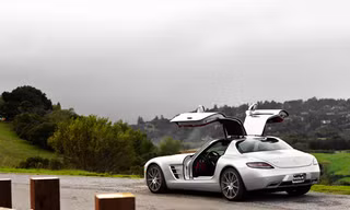 Mercedes SLS AMG làm mẫu ảnh nghệ thuật