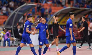 ĐT Thái Lan triệu tập đội hình du đấu Việt Nam: Bỏ Chanathip và Dangda, gọi 2 cầu thủ gây tranh cãi