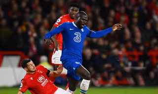 Chelsea điêu đứng trước đội mới lên hạng