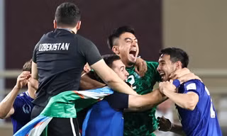 Giành vé dự World Cup, các tuyển thủ Uzbekistan được tặng thưởng huân chương và xe hơi