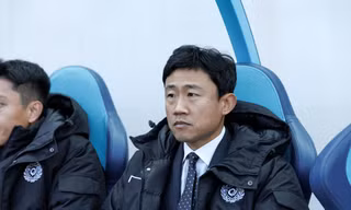 HLV Kim Sang-sik mang nhà cầm quân K-League sang làm trợ lý tại đội tuyển Việt Nam
