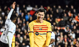 Mất điểm trước đối thủ yếu, Barca khủng hoảng chưa từng có