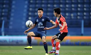 'Vua cùi chỏ' Bunmathan khiến CLB Thái Lan rơi rụng tại AFC Champions League