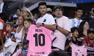 NHM phẫn nộ vì mất hơn 200 triệu đồng nhưng không được xem Messi thi đấu