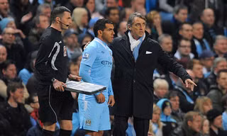 Chiến thắng của Tevez và Mancini