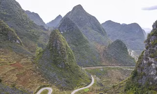 Một góc trên Cao nguyên đá Đồng Văn (Hà Giang), Công viên địa chất toàn cầu UNESCO.