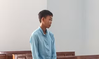 Trót 'yêu' bạn gái học lớp 6, nam thanh niên lĩnh 12 năm tù