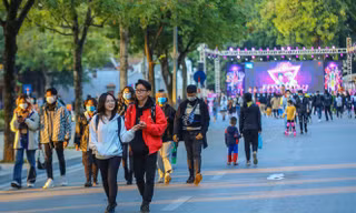 Phố đi bộ Hồ Gươm