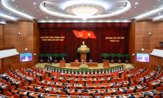 Ban Chấp hành Trung ương Đảng họp, xem xét về công tác cán bộ 