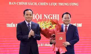 Trao quyết định bổ nhiệm hai Phó Trưởng Ban Chính sách, chiến lược Trung ương