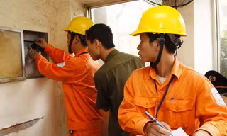 Từ 1/6, giá bán lẻ điện sinh hoạt chỉ còn 6 bậc