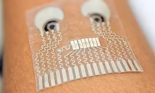 Miếng dán giúp đọc thông số trên cơ thể người 
