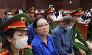Bà Trương Mỹ Lan xin được sống; Xóa đường dây chế tạo, mua bán súng quân dụng cực 'khủng'