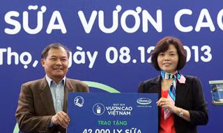 Qũy sữa Vươn cao Việt Nam đến với trẻ em nghèo tỉnh Phú Thọ