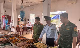 Kiểm tra các hộ kinh doanh ăn uống trên địa bàn tỉnh Lạng Sơn. 