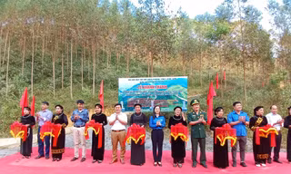 Khánh thành đường tuần tra biên giới. Ảnh: Duy Chiến 