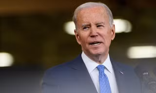 Nguồn tin FBI khai man rằng ông Joe Biden nhận 5 triệu USD từ một công ty của Ukraine khi còn là phó tổng thống. (Ảnh: Getty)