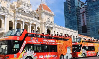 Bị dừng đón trả khách trên đường Nguyễn Huệ, đơn vị vận hành xe buýt 2 tầng nói gì?