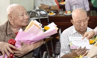 Di dời bàn thờ NSND Phùng Há tới Trung tâm Dưỡng lão Thị Nghè