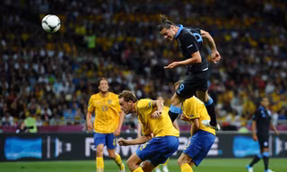 Đánh đầu - vũ khí lợi hại tại Euro 2012