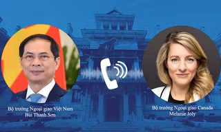 Bộ trưởng Ngoại giao Bùi Thanh Sơn và Bộ trưởng Ngoại giao Canada Melanie Joly. (Ảnh: Mofa)