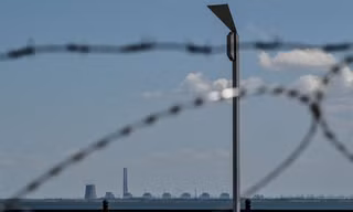 Nhà máy điện Zaporizhzhia nằm bên sông Dnipro. (Ảnh: Reuters)