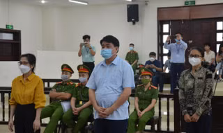 Ông Nguyễn Đức Chung được đề nghị giảm án sau khi nộp 85 bằng khen