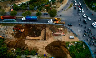 Đại lộ 'triệu đô' phía nam TPHCM bị bóp nghẹt bởi loạt công trình