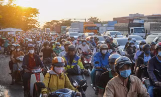 Ùn tắc nghiêm trọng sau khi đóng nút giao Nguyễn Văn Linh - Nguyễn Hữu Thọ