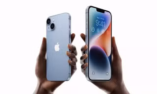Fan nhà Táo chờ iPhone 14: Máy chính hãng VN/A "hot" vì sim vật lý, hội mê đi Thái có thêm lý do