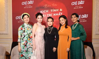 Ngọc Trinh cảm động khi được Việt Hương ủng hộ đóng phim trở lại