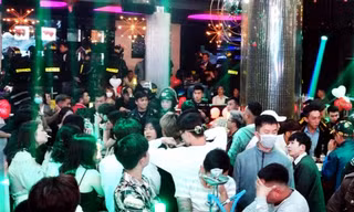 Công an Lâm Đồng đột kích quán bar phát hiện gần 100 thanh niên sử dụng ma túy ảnh: kim anh