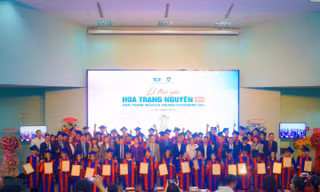 Trao thưởng cho 53 ‘Hoa Trạng nguyên’ lần thứ 13, năm 2023 - 2024